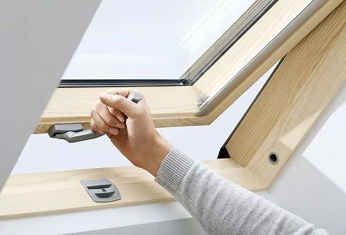 Velux: Окно мансардное двухкамерное GZR 3061B ручка снизу